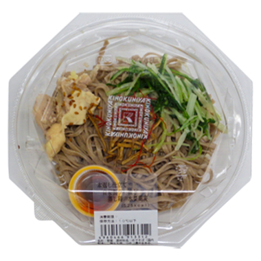 紀ノ国屋　自家製ラー油と蒸し鶏の水菜蕎麦　１Ｐ